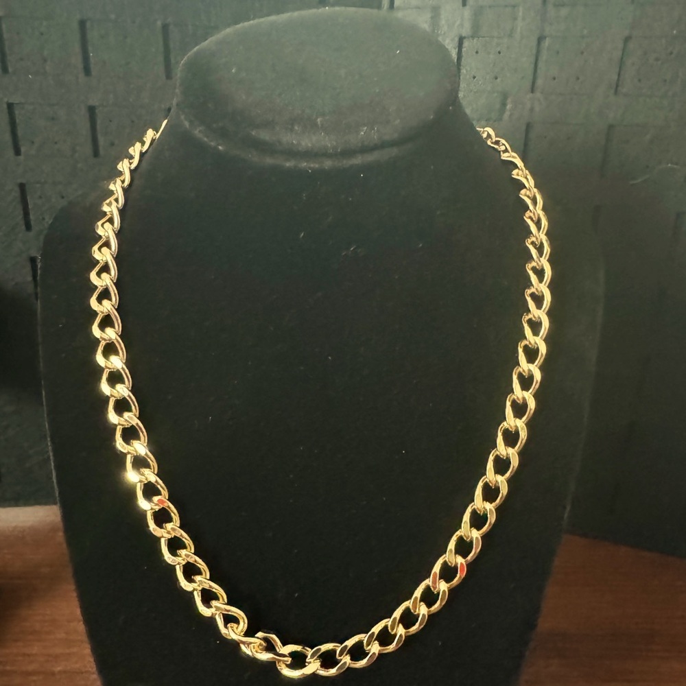 10k gold open curb link necklace